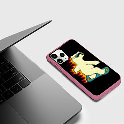 Чехол iPhone 11 Pro матовый Мишка на борде, цвет: 3D-малиновый — фото 2