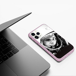 Чехол iPhone 11 Pro матовый Юрий Гагарин, цвет: 3D-розовый — фото 2