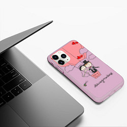 Чехол iPhone 11 Pro матовый Молодожены на шаре, цвет: 3D-розовый — фото 2