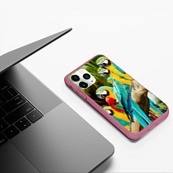 Чехол iPhone 11 Pro матовый Попугаи на ветке, цвет: 3D-малиновый — фото 2
