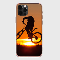 Чехол для iPhone 12 Pro Max Велосипедист на закате, цвет: 3D-светло-розовый