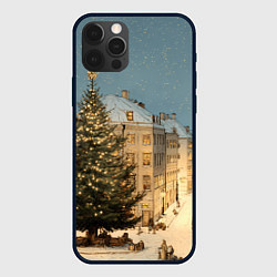 Чехол для iPhone 12 Pro Елка во дворе города, цвет: 3D-черный