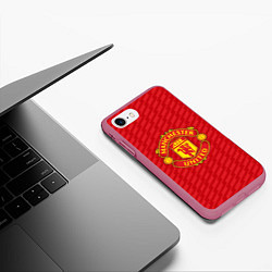 Чехол iPhone 7/8 матовый FC Manchester United: Creative, цвет: 3D-малиновый — фото 2