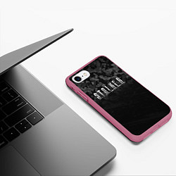 Чехол iPhone 7/8 матовый STALKER: Dark Camo, цвет: 3D-малиновый — фото 2
