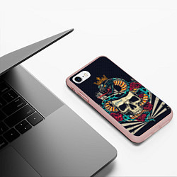 Чехол iPhone 7/8 матовый Змея с короной на черепе, цвет: 3D-светло-розовый — фото 2