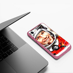 Чехол iPhone 7/8 матовый Юрий Гагарин 1, цвет: 3D-малиновый — фото 2