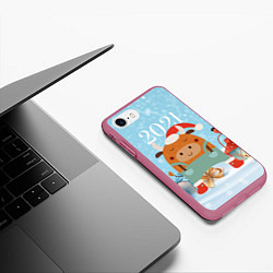 Чехол iPhone 7/8 матовый Новогодний бычок 2021, цвет: 3D-малиновый — фото 2