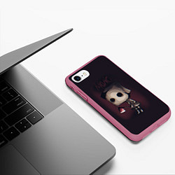 Чехол iPhone 7/8 матовый Little Nightmares 2 mono, цвет: 3D-малиновый — фото 2