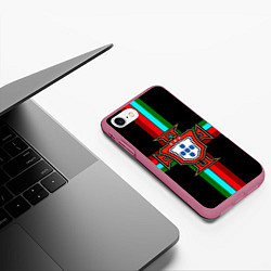 Чехол iPhone 7/8 матовый Сборная Португалии, цвет: 3D-малиновый — фото 2