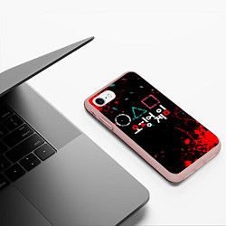 Чехол iPhone 7/8 матовый Игра в кальмара брызги крови, цвет: 3D-светло-розовый — фото 2