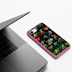 Чехол iPhone 7/8 матовый МАЙНКРАФТ ПАТТЕРН ГЕРОИ ИГРЫ, цвет: 3D-малиновый — фото 2
