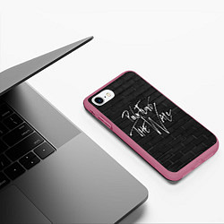 Чехол iPhone 7/8 матовый PINK FLOYD - ПИНК ФЛОЙД СТЕНА, цвет: 3D-малиновый — фото 2