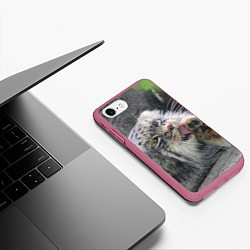 Чехол iPhone 7/8 матовый Манул Лапка, цвет: 3D-малиновый — фото 2
