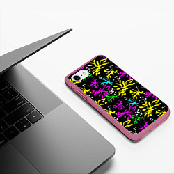 Чехол iPhone 7/8 матовый Неоновый абстрактный узор на черном фоне, цвет: 3D-малиновый — фото 2