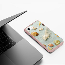 Чехол iPhone 7/8 матовый Океанские ракушки и морские звёзды на песке, цвет: 3D-светло-розовый — фото 2