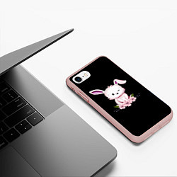 Чехол iPhone 7/8 матовый Крольчонок С Цветами На Чёрном Фоне, цвет: 3D-светло-розовый — фото 2