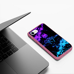 Чехол iPhone 7/8 матовый Stray neon paint, цвет: 3D-малиновый — фото 2