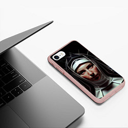 Чехол iPhone 7/8 матовый Нейросеть: монахиня, цвет: 3D-светло-розовый — фото 2