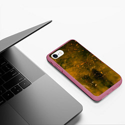 Чехол iPhone 7/8 матовый Чёрный туман и золотые краски, цвет: 3D-малиновый — фото 2