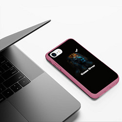 Чехол iPhone 7/8 матовый Lion-game over, цвет: 3D-малиновый — фото 2