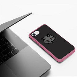 Чехол iPhone 7/8 матовый Злой серый волк с красными глазами, цвет: 3D-малиновый — фото 2