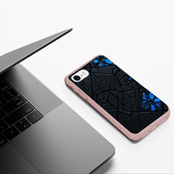 Чехол iPhone 7/8 матовый Черные плиты с синими вставками, цвет: 3D-светло-розовый — фото 2