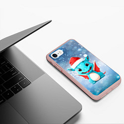 Чехол iPhone 7/8 матовый Маленький дракошка символ года, цвет: 3D-светло-розовый — фото 2