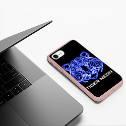 Чехол iPhone 7/8 матовый Tiger neon art, цвет: 3D-светло-розовый — фото 2