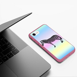 Чехол iPhone 7/8 матовый Зебра по радужном фоне, цвет: 3D-малиновый — фото 2