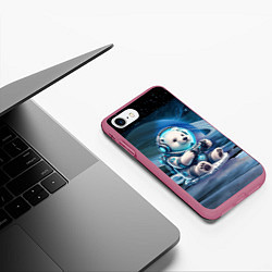Чехол iPhone 7/8 матовый Белый медвежонок кибер геймер, цвет: 3D-малиновый — фото 2