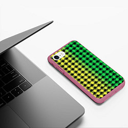 Чехол iPhone 7/8 матовый Зелёные восьмиугольники и чёрные ромбы, цвет: 3D-малиновый — фото 2