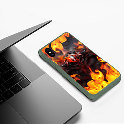 Чехол iPhone XS Max матовый FIRE GEARS OF WAR ПОСТЕР В ОГНЕ Z, цвет: 3D-темно-зеленый — фото 2