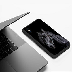Чехол iPhone XS Max матовый Лошадь на черном фоне, цвет: 3D-черный — фото 2
