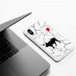 Чехол iPhone XS Max матовый БЭНКСИ - СВИНКА - Трещины, цвет: 3D-белый — фото 2