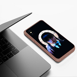 Чехол iPhone XS Max матовый Уэнсдэй с рукой во мраке, цвет: 3D-коричневый — фото 2
