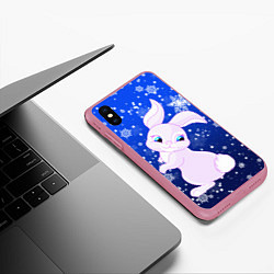 Чехол iPhone XS Max матовый Кролик на фоне снежинок, цвет: 3D-малиновый — фото 2