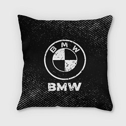 Подушка квадратная BMW с потертостями на темном фоне, цвет: 3D-принт