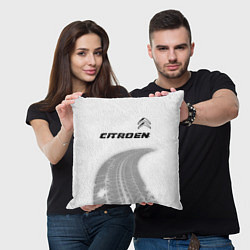Подушка квадратная Citroen speed на светлом фоне со следами шин: симв, цвет: 3D-принт — фото 2
