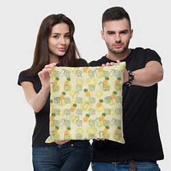 Подушка квадратная Узор из ананасов на желтом фоне, цвет: 3D-принт — фото 2