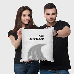 Подушка квадратная Chery speed на светлом фоне со следами шин посеред, цвет: 3D-принт — фото 2