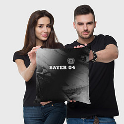 Подушка квадратная Bayer 04 sport на темном фоне посередине, цвет: 3D-принт — фото 2