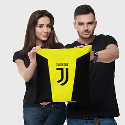 Подушка квадратная Juventus sport geometry yellow, цвет: 3D-принт — фото 2
