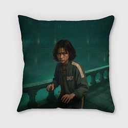 Подушка квадратная Игра в кальмара - игрок 067 в стойке старта, цвет: 3D-принт