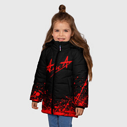 Куртка зимняя для девочки АлисА на спине, цвет: 3D-черный — фото 2