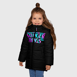 Куртка зимняя для девочки Очень странные дела, цвет: 3D-черный — фото 2