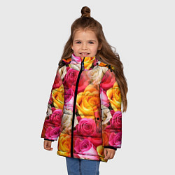Куртка зимняя для девочки Красные, желтые и белые розы, цвет: 3D-черный — фото 2