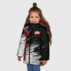 Куртка зимняя для девочки Ducati - потертости краски, цвет: 3D-светло-серый — фото 2