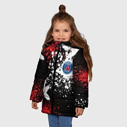 Куртка зимняя для девочки Пари Сен-Жермен на фоне граффити и брызг красок, цвет: 3D-черный — фото 2