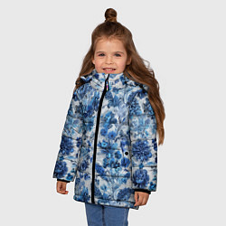 Куртка зимняя для девочки Цветочный сине-голубой узор, цвет: 3D-черный — фото 2