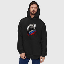 Толстовка-худи оверсайз Русский медведь на фоне флага России, цвет: черный — фото 2